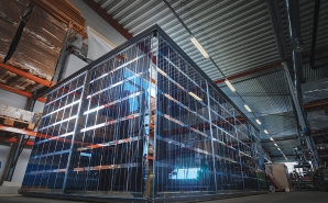 Powerrail - egenutviklet produkt av glasspaneler for balkong eller fasade med solceller som produserer strøm.