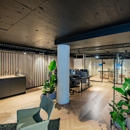 Kontor for Privat Megleren i tre etasjer i Ullevålsveien 14. Spesifikasjoner og flere bilder av dette prosjektet finnes på vår hjemmeside.